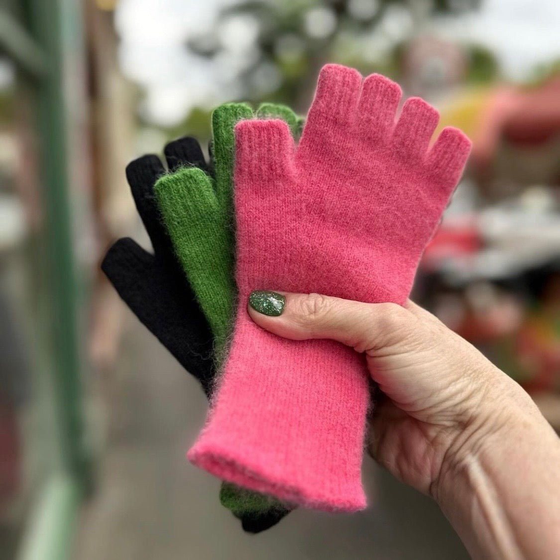 Penelope Durston Angora Lambs Wool Fingerless Gloves – Manteau Noir