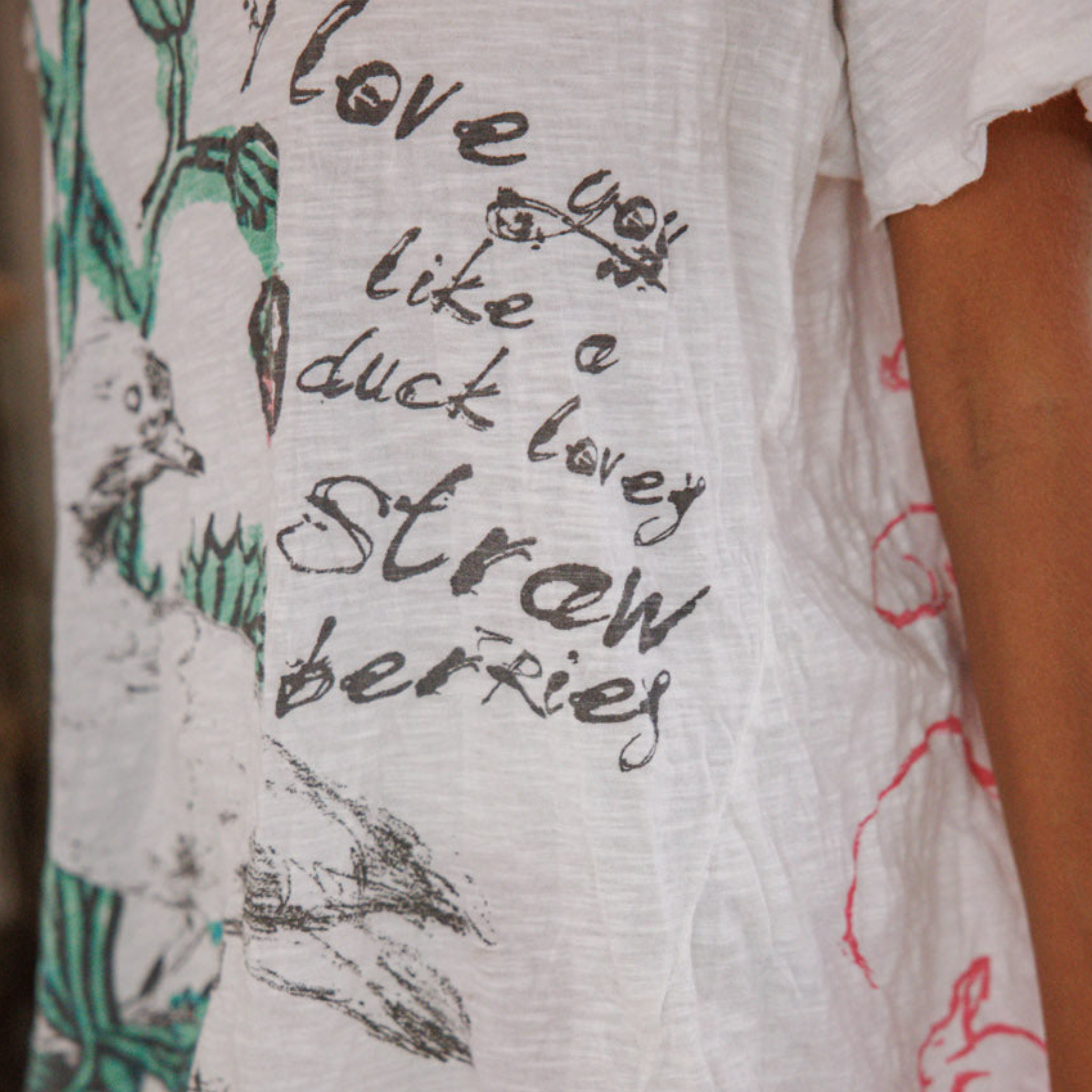 Magnolia Pearl Ducks Love Strawberries Tee