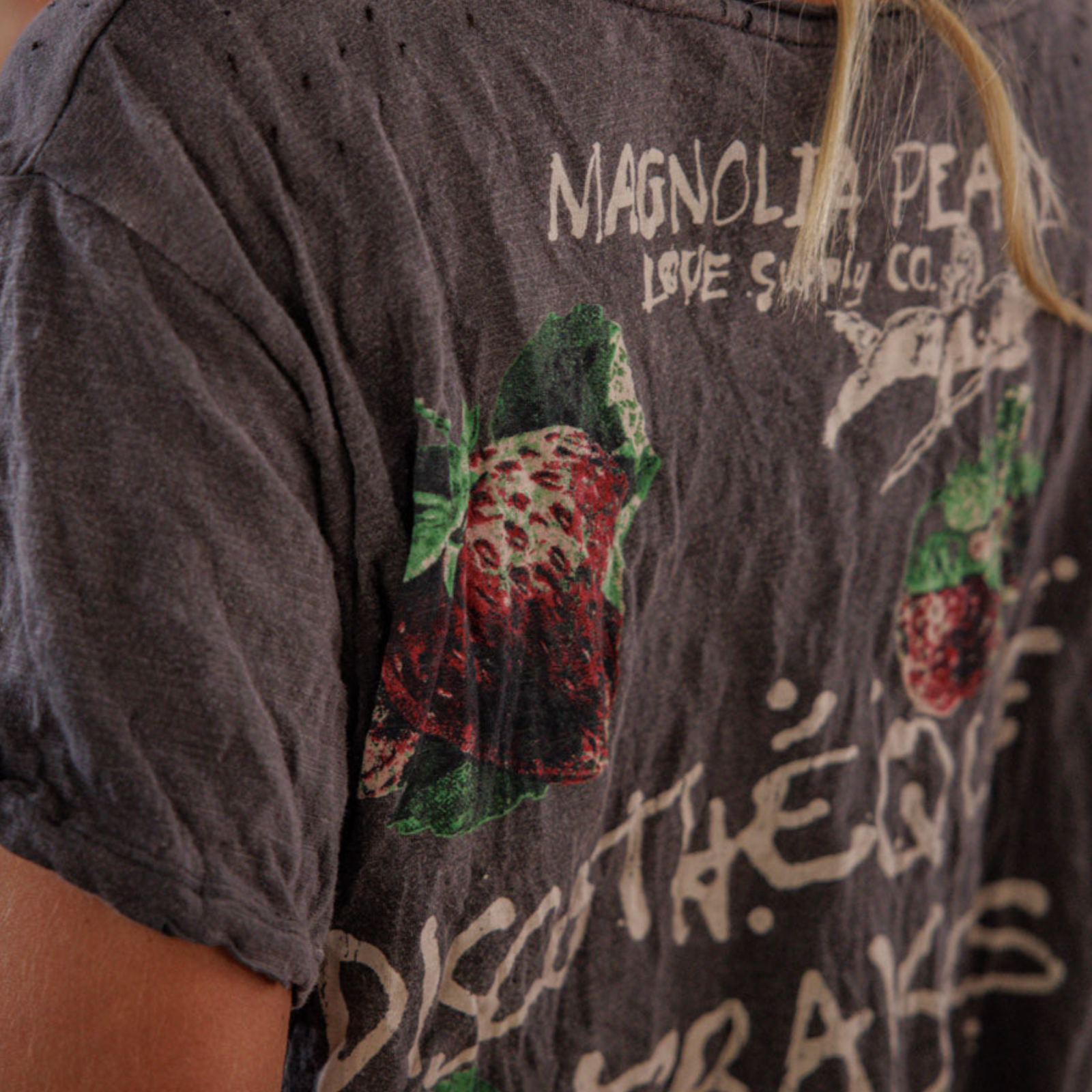 Magnolia Pearl Discotheque Fraises Tee