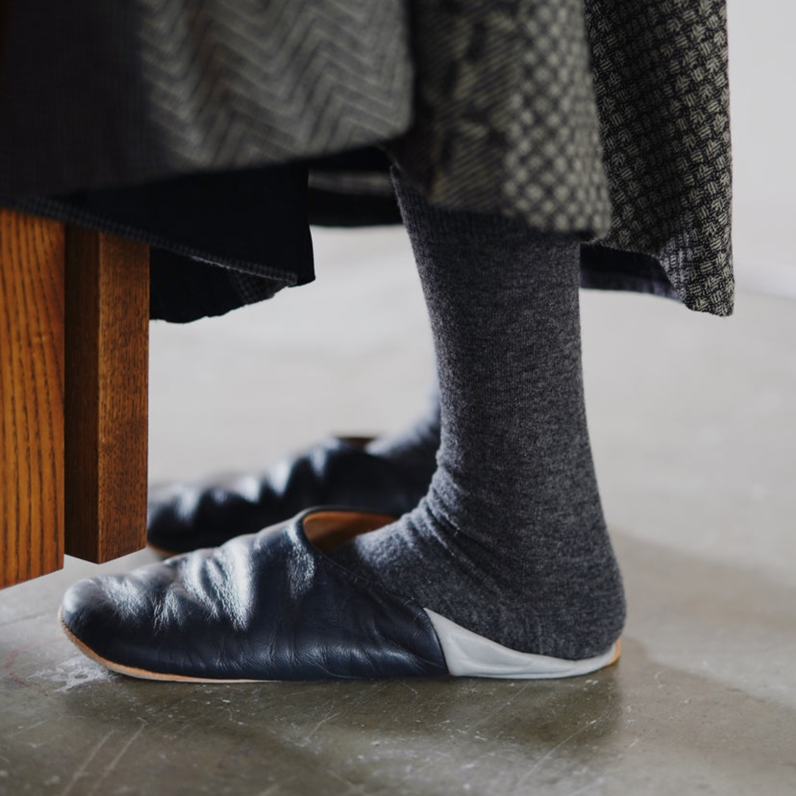 NISHIGUCHI KUTSUSHITA Praha Cashmere Wool Socks