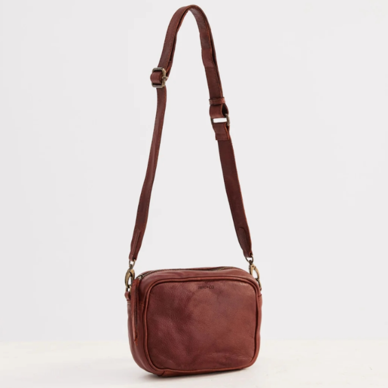 Juju & Co Camera Crossbody Bag