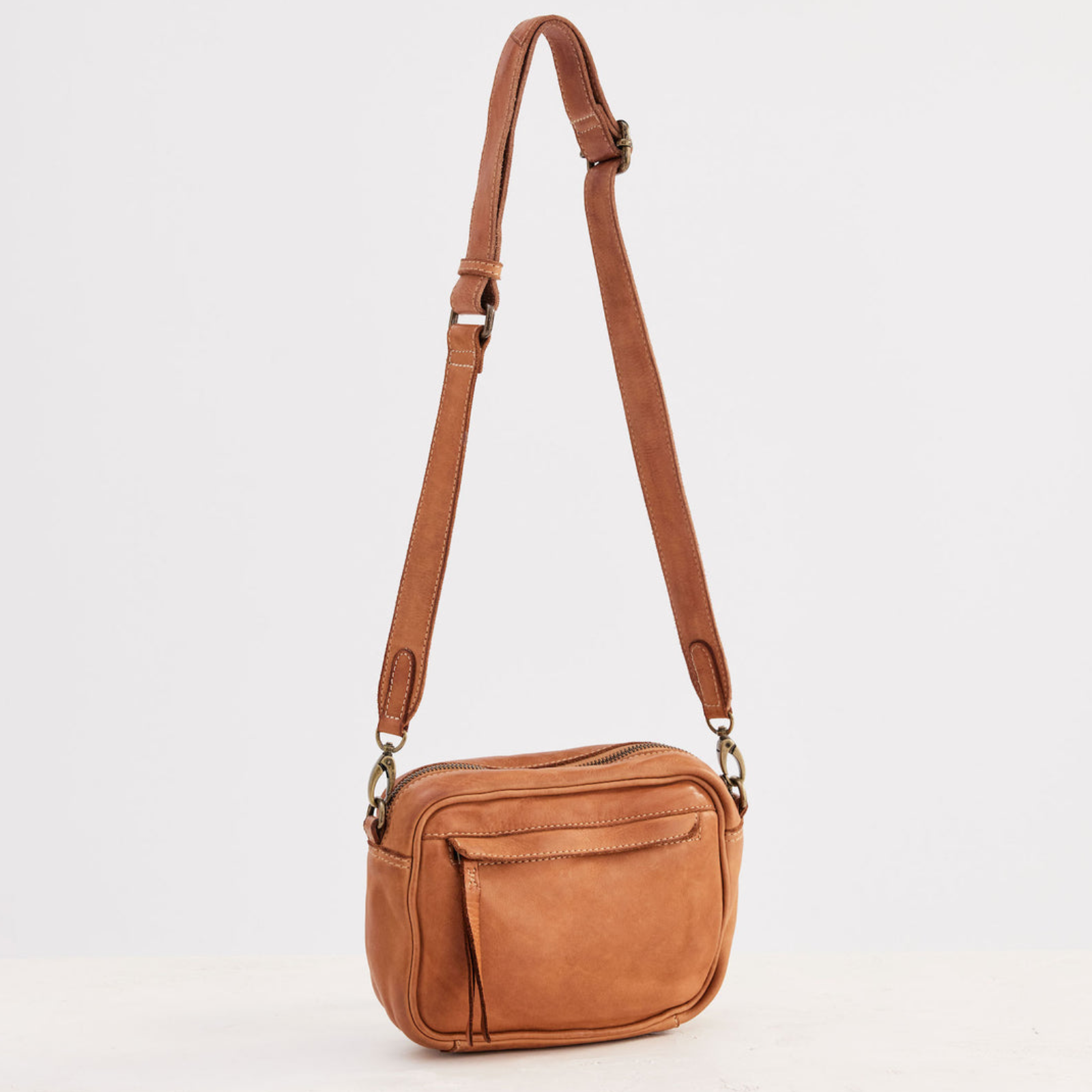 Juju & Co Camera Crossbody Bag