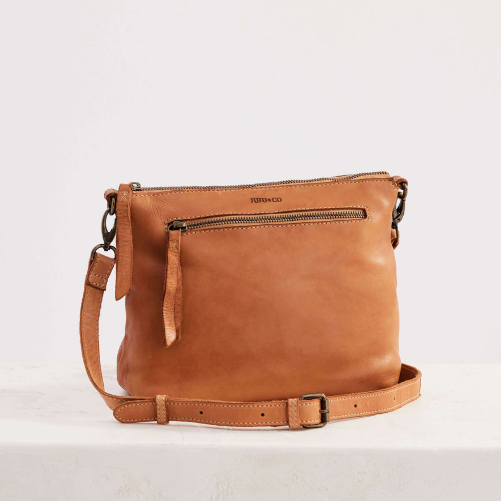 Juju & Co Large Essential Pouch Bag