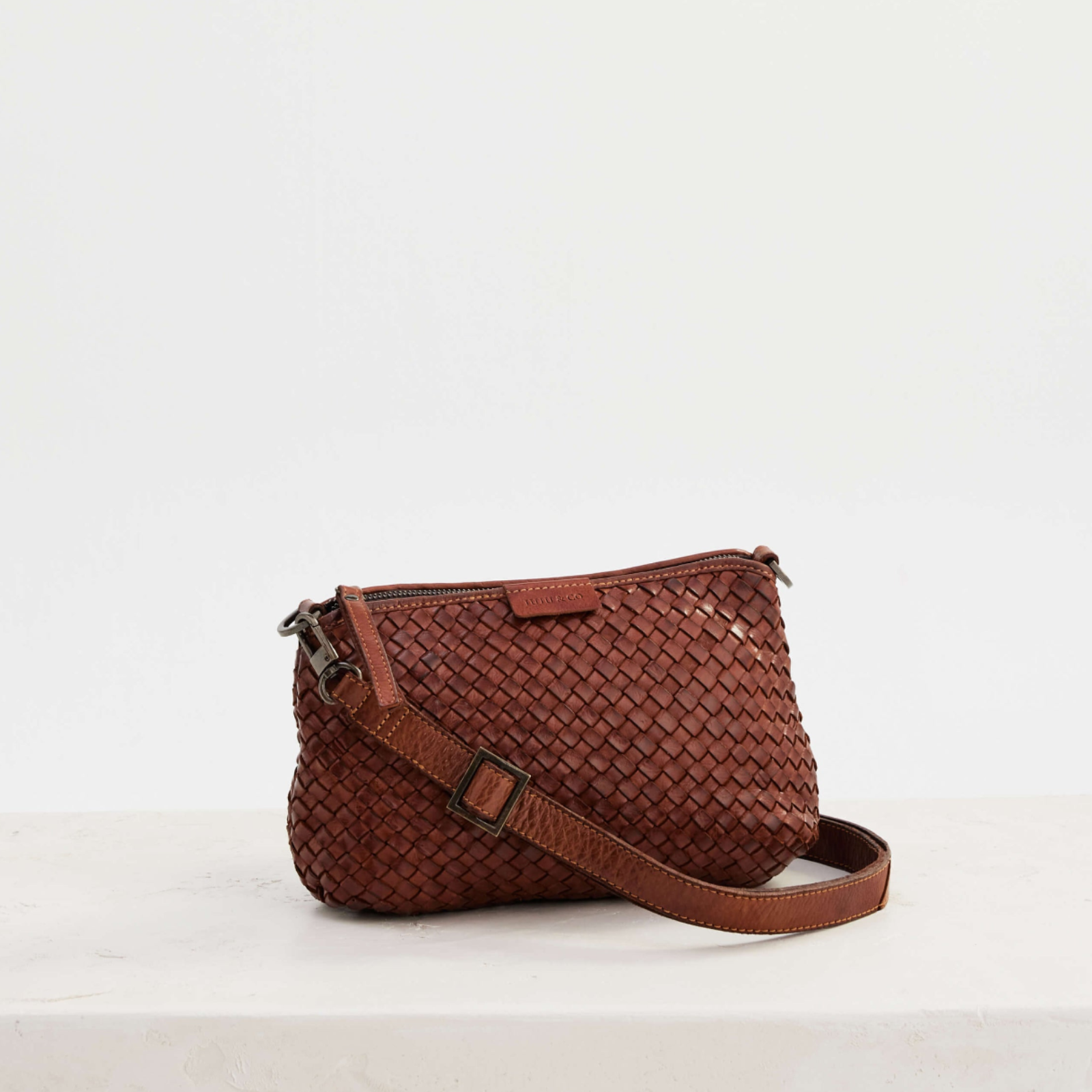 Juju & Co Basque Crossbody Leather Bag