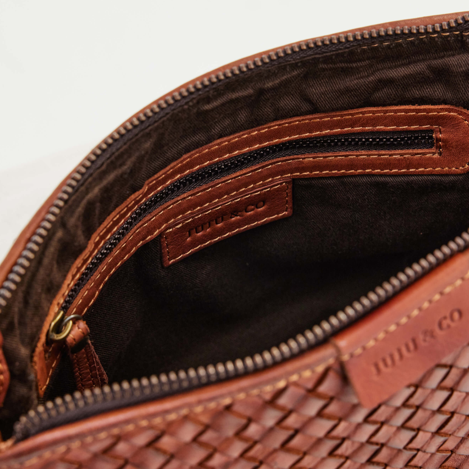 Juju & Co Basque Crossbody Leather Bag