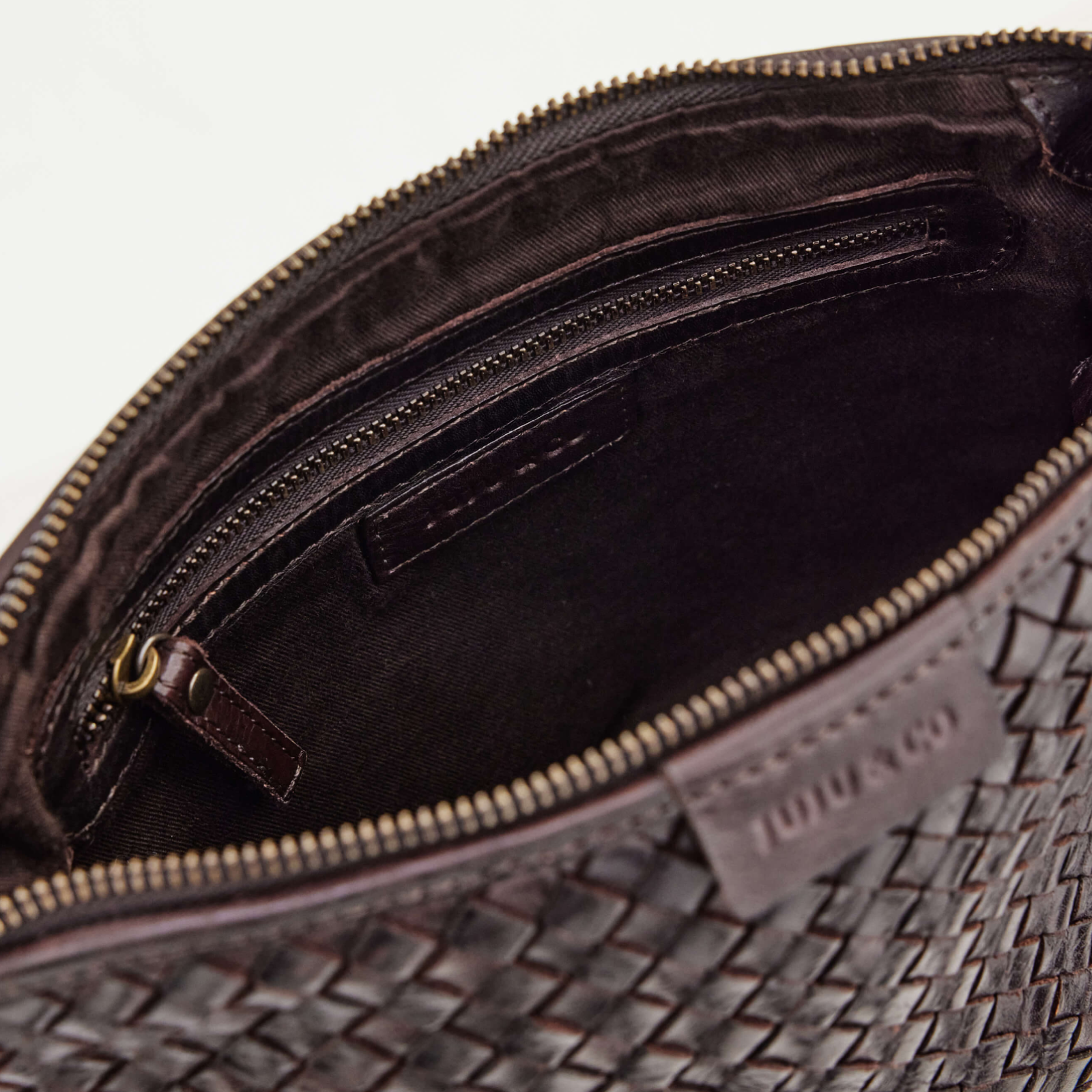 Juju & Co Basque Crossbody Leather Bag