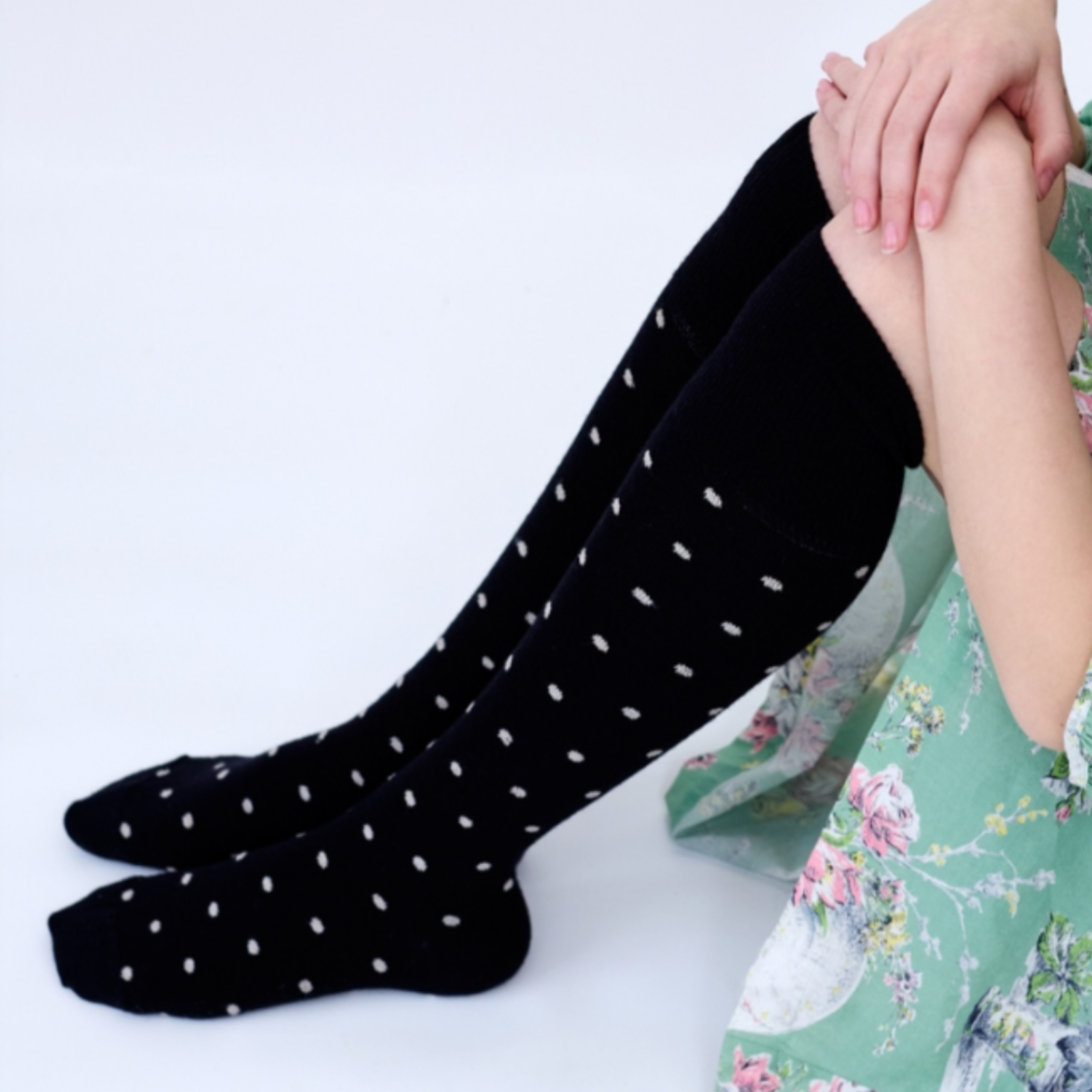 Tightology Merino knit Dotty Knee High Socks