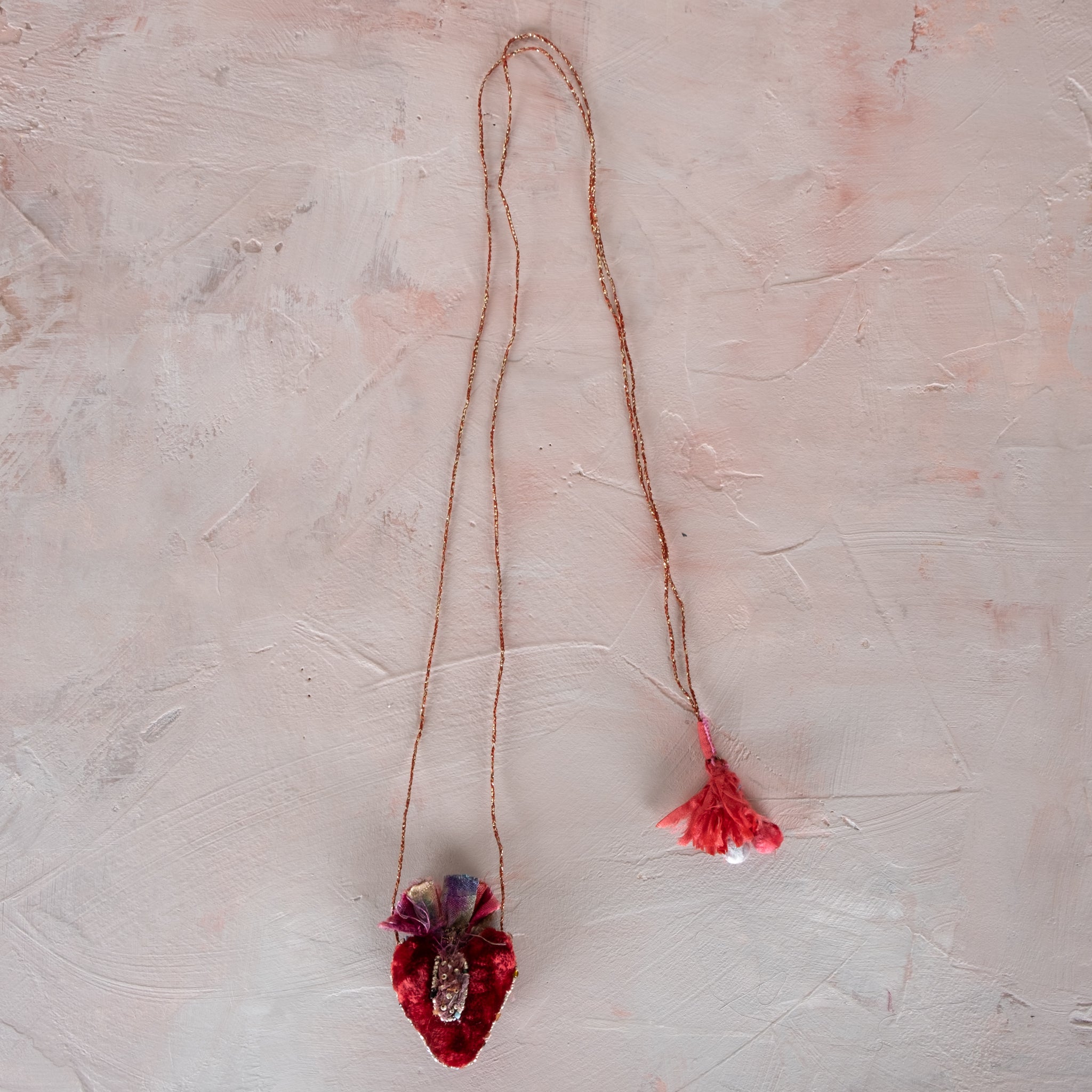 Antomoon Hand Embroidered Velvet Heart Necklace