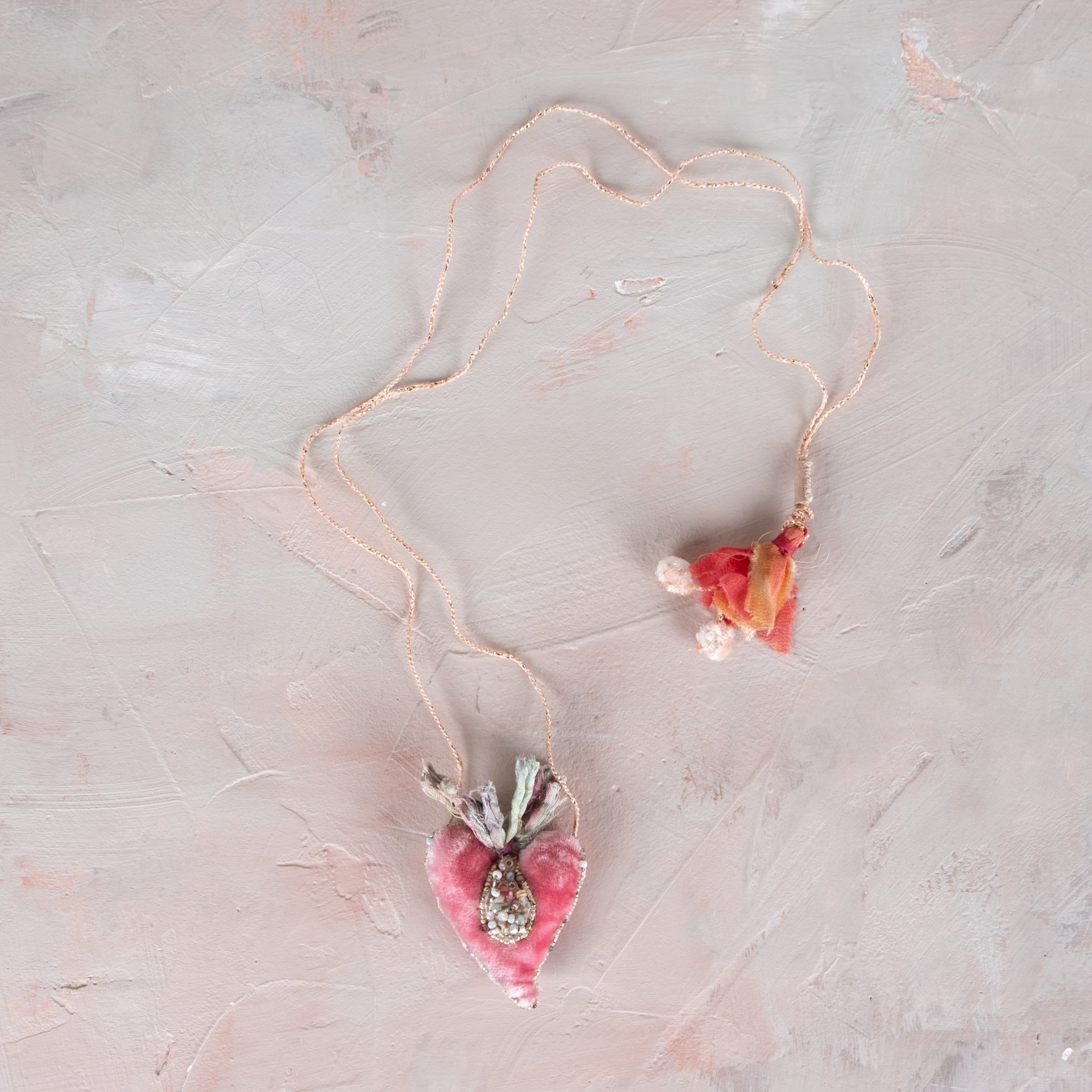 Antomoon Silk Velvet Hand Embroidered Heart Necklace