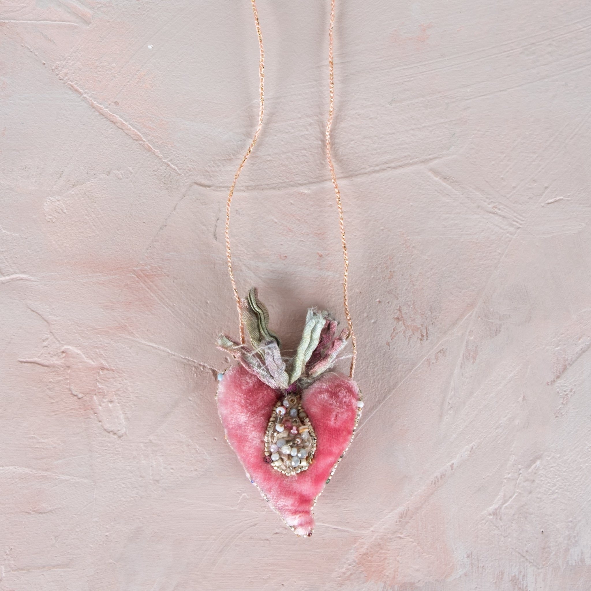 Antomoon Silk Velvet Hand Embroidered Heart Necklace