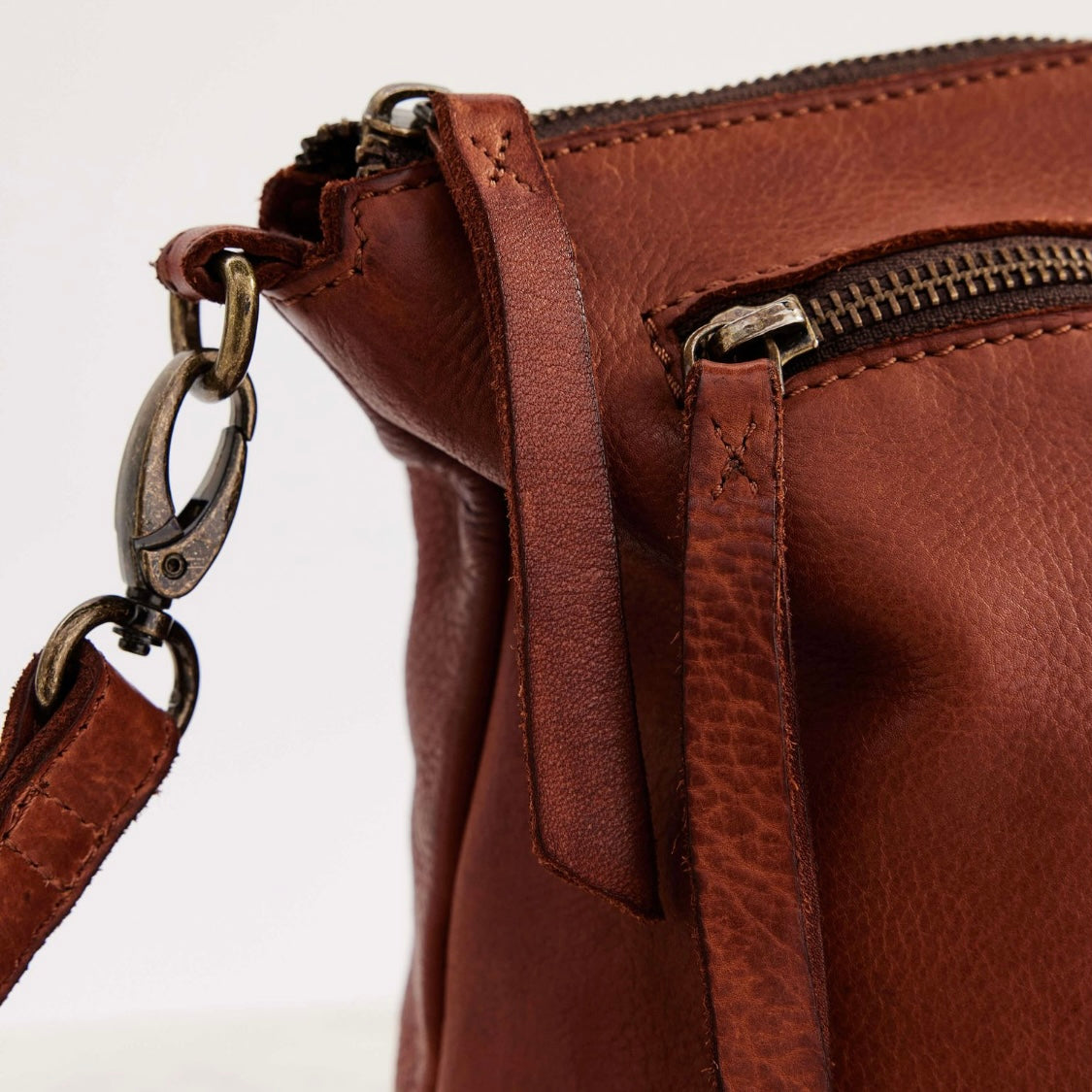 Juju & Co Large Essential Pouch Bag
