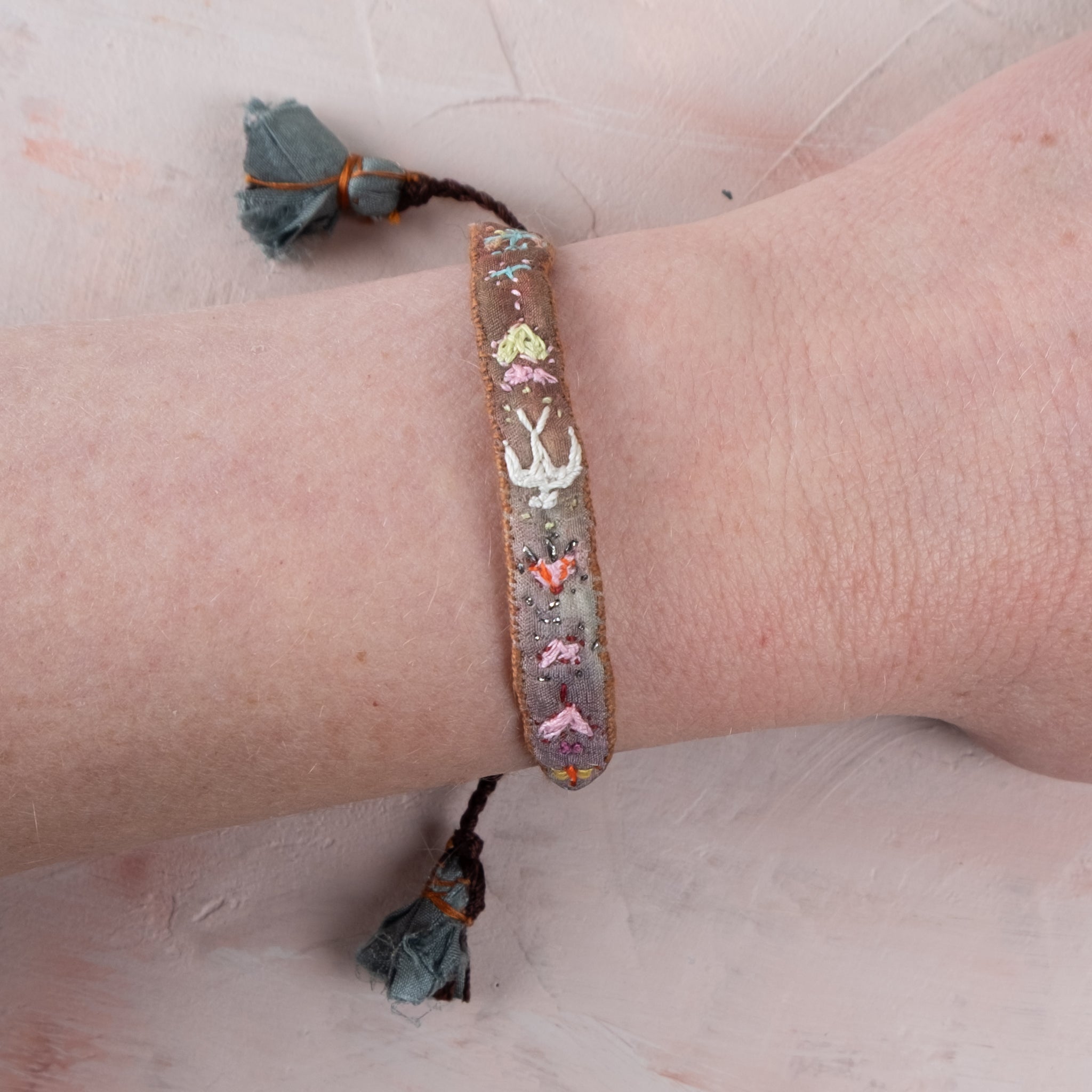 Antomoon Silk and Cotton Hand Embroidered Bracelet