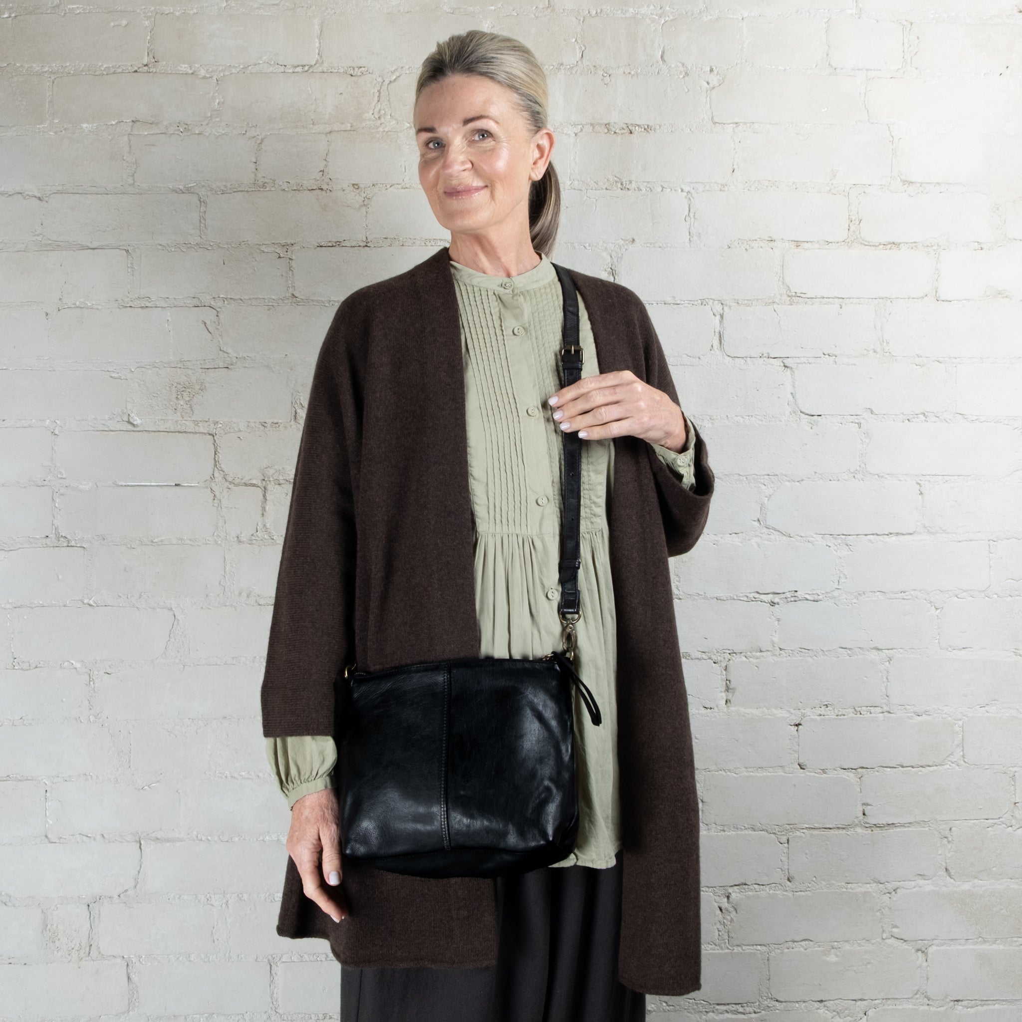Juju & Co Large Essential Pouch Bag