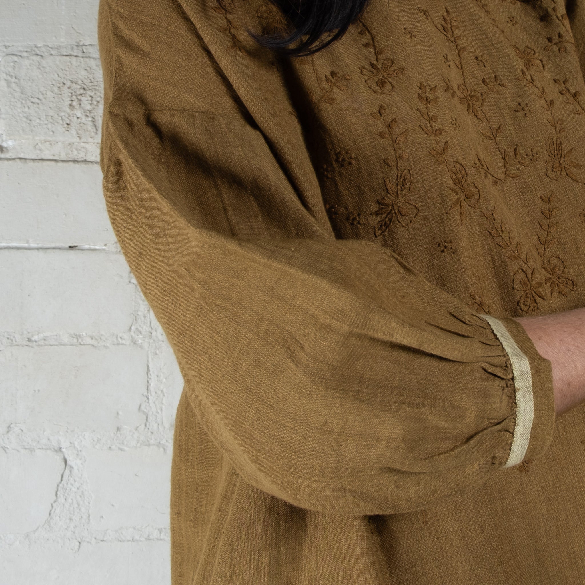 DVE Viha Hand Embroidered Linen Dress