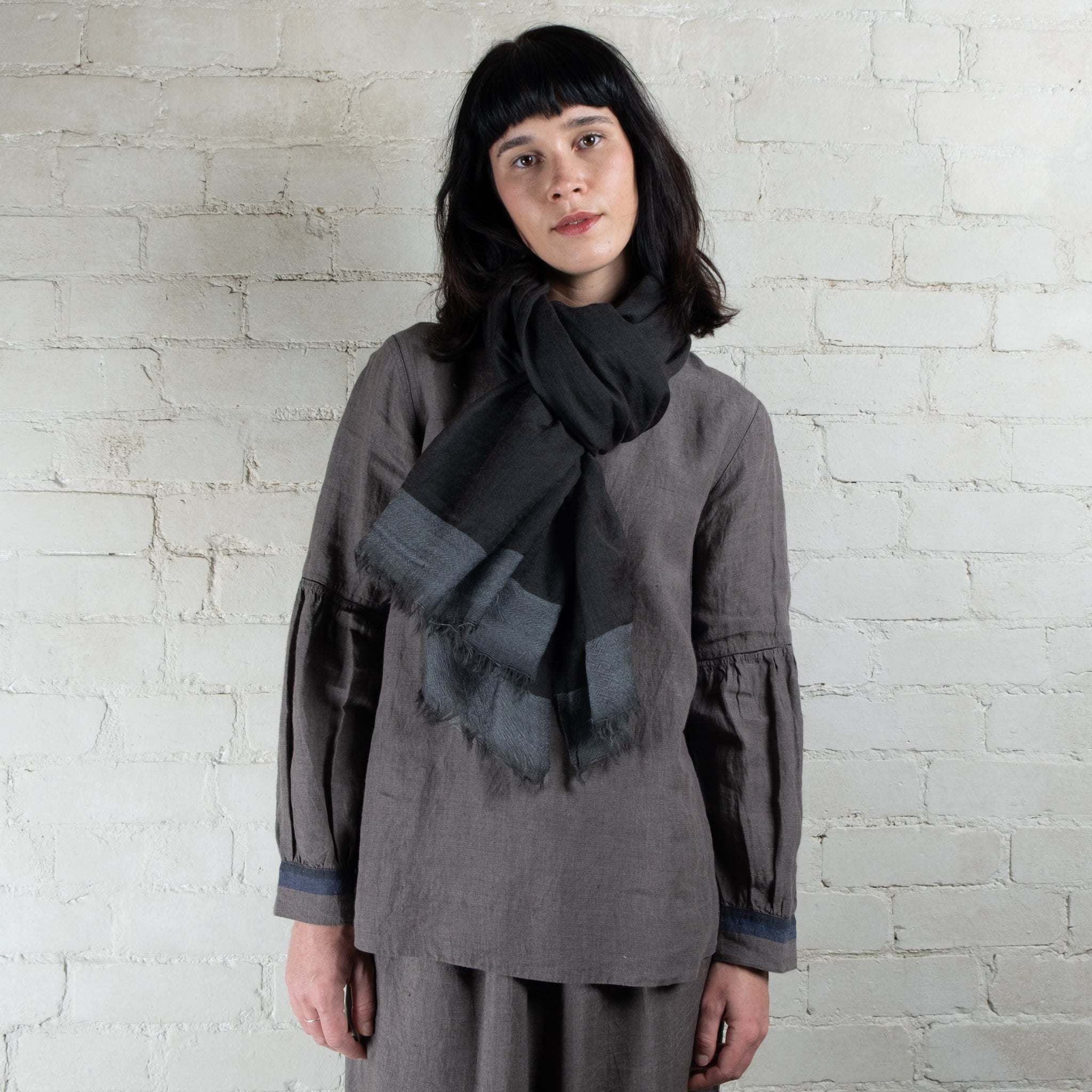 DVE Hand Loomed Woollen Scarf NJ-95