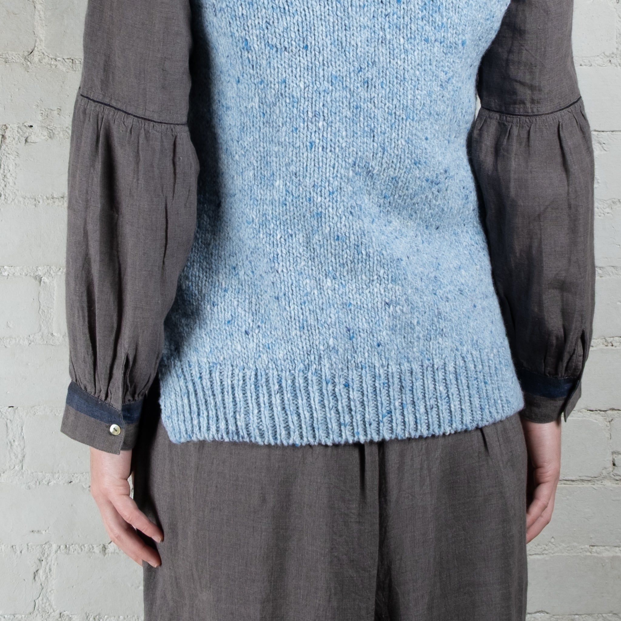 Fisherman Out of Ireland Blue Mist V-Neck Vest