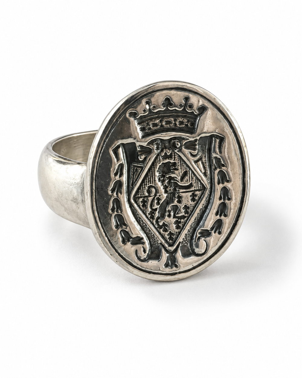 Manteau Noir Heraldic Sterling Silver Ring