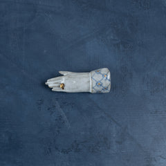 Hand Brooch By Arii Momoyo Pottery