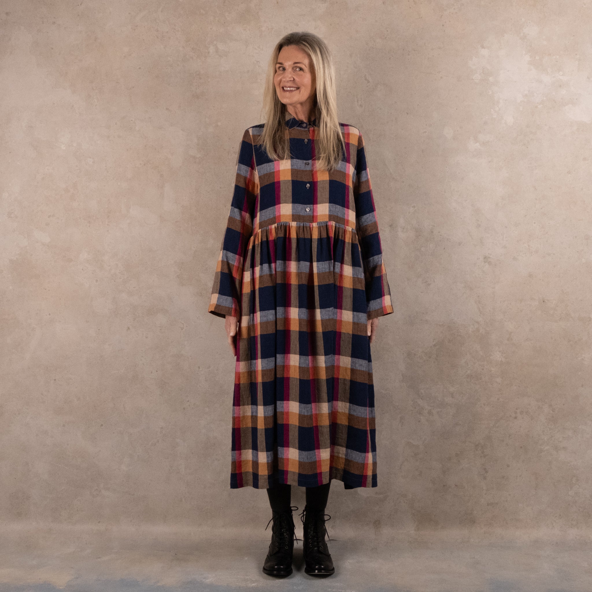 Manteau Noir Aella Pink & Navy Check Linen Dress