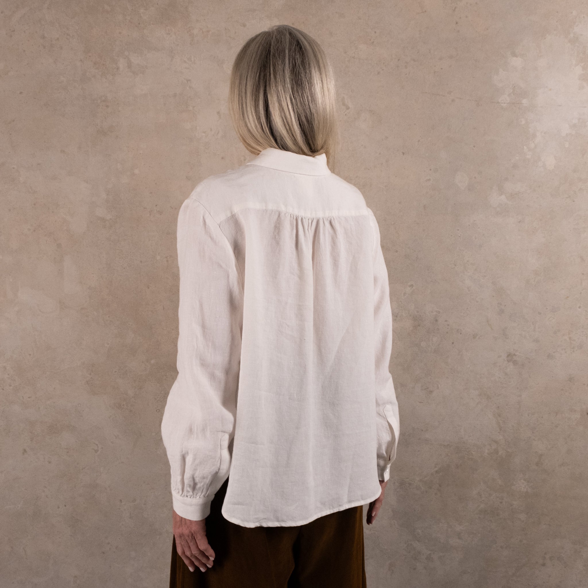 Manteau Noir Septime White Linen Shirt