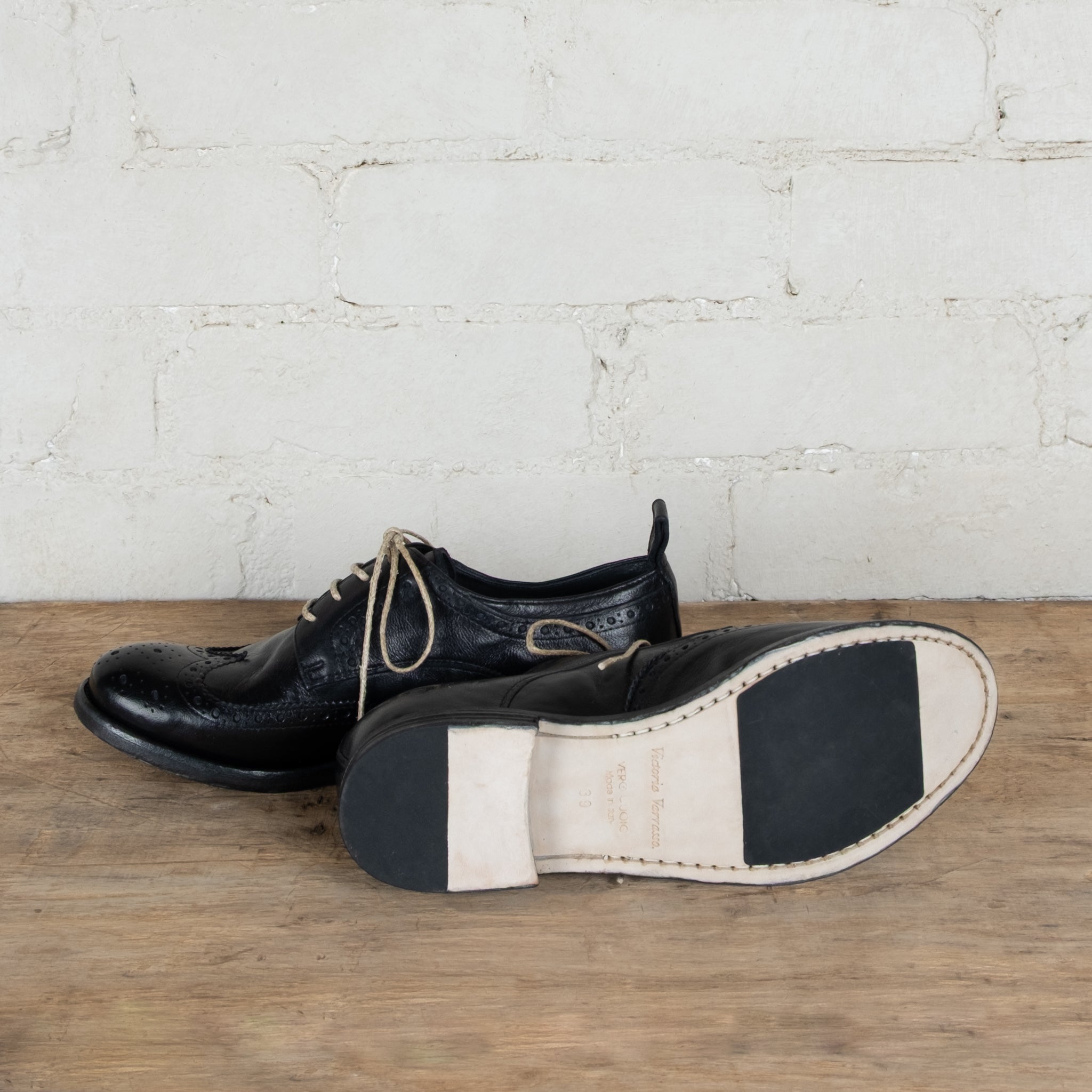 Victoria Varrasso Gaspard Lace-up Nero Leather Brogues