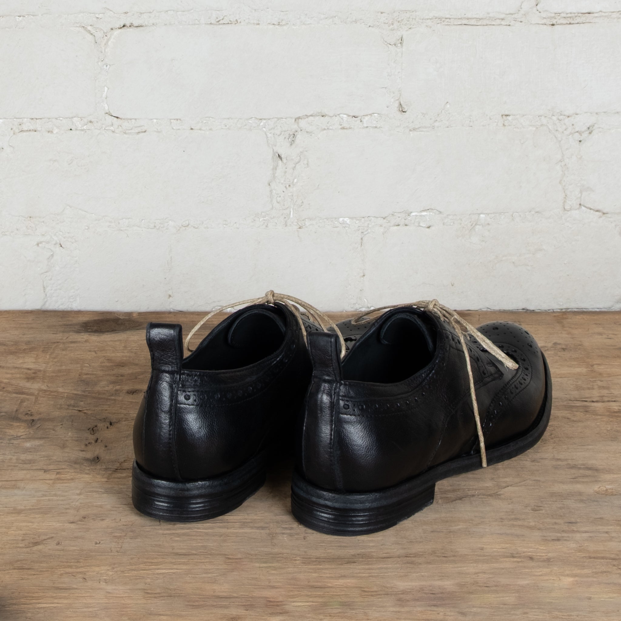 Victoria Varrasso Gaspard Lace-up Nero Leather Brogues