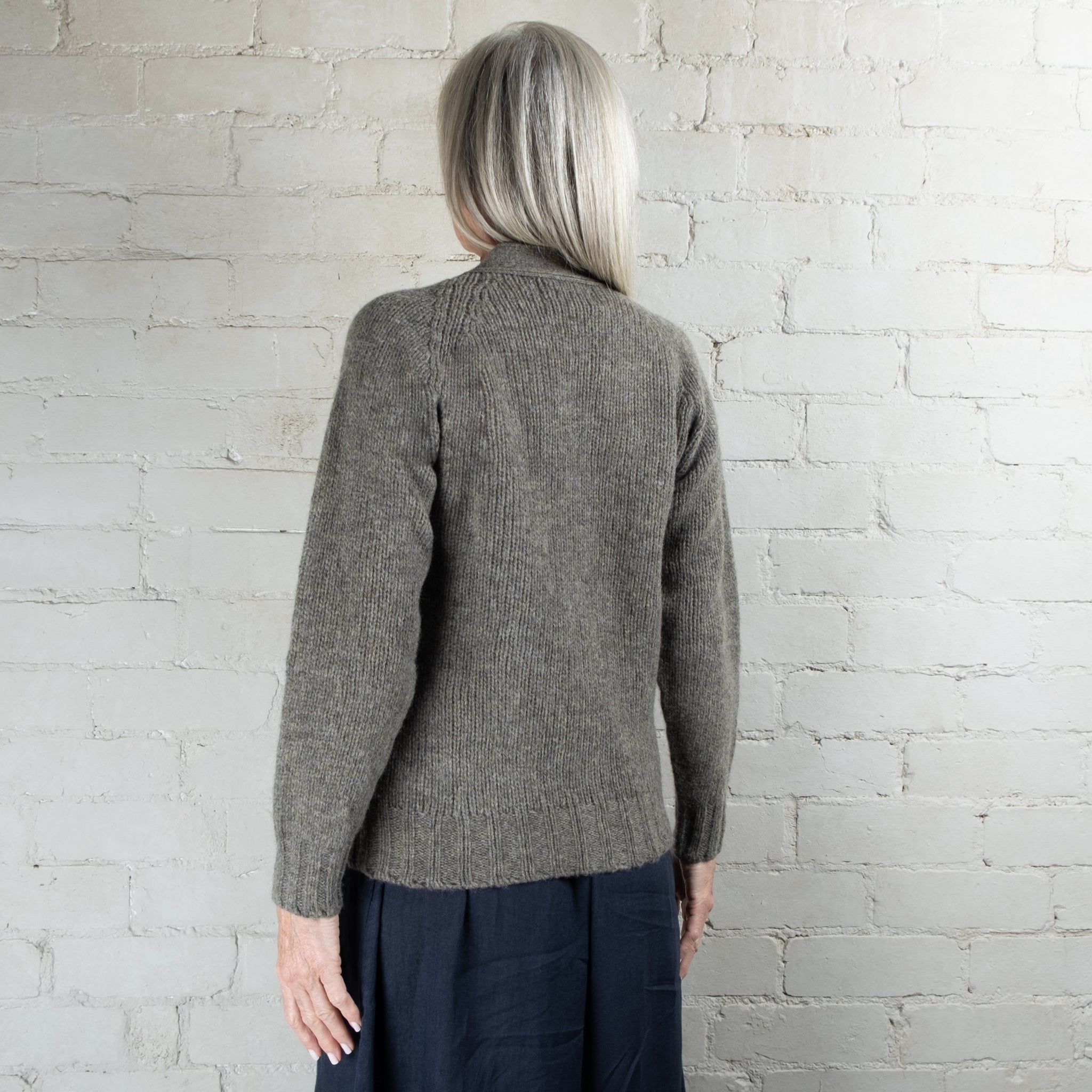 Harley of Scotland Fossil Chunky Knit Wool Cardigan With Pockets