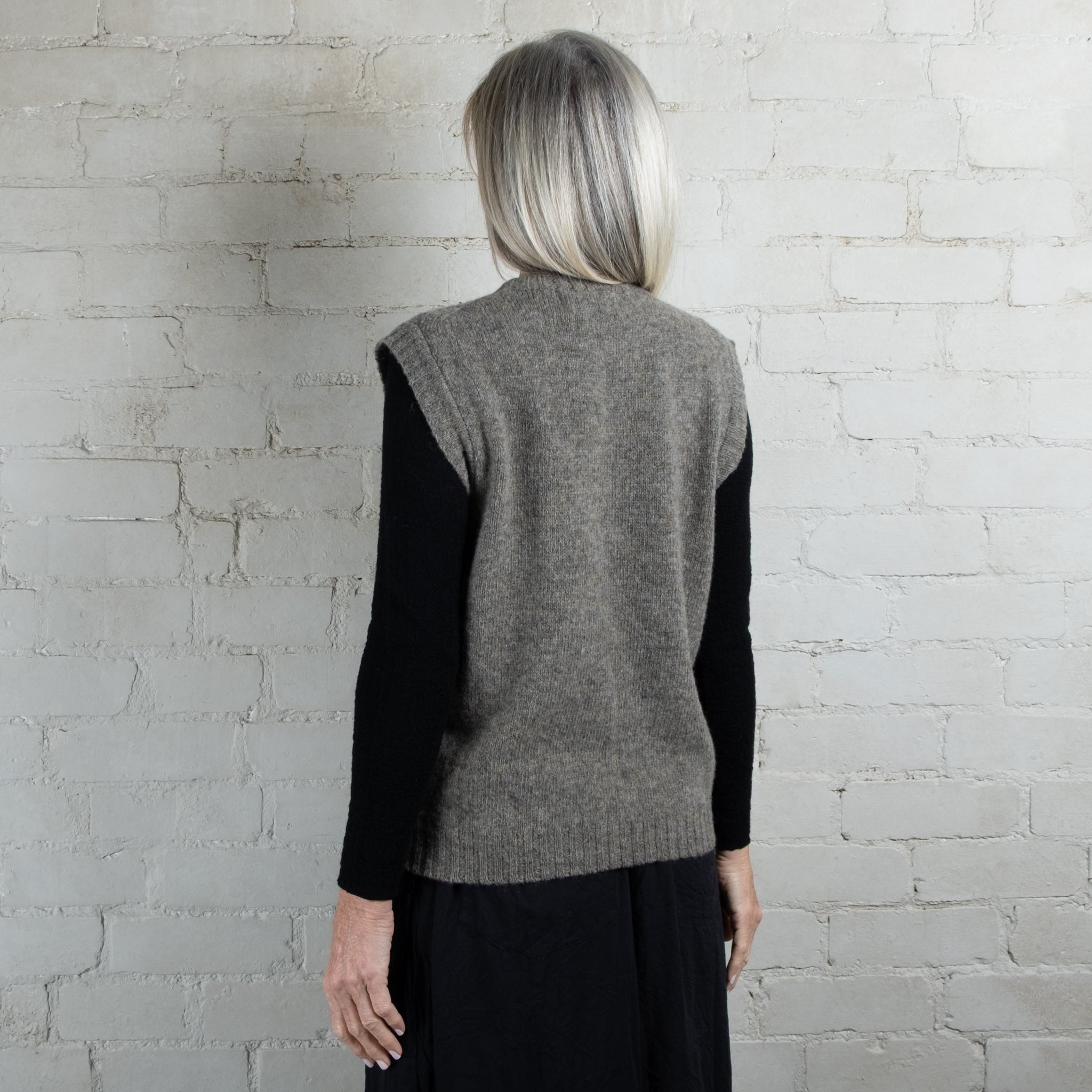 Harley of Scotland Oyster Wool  Vest