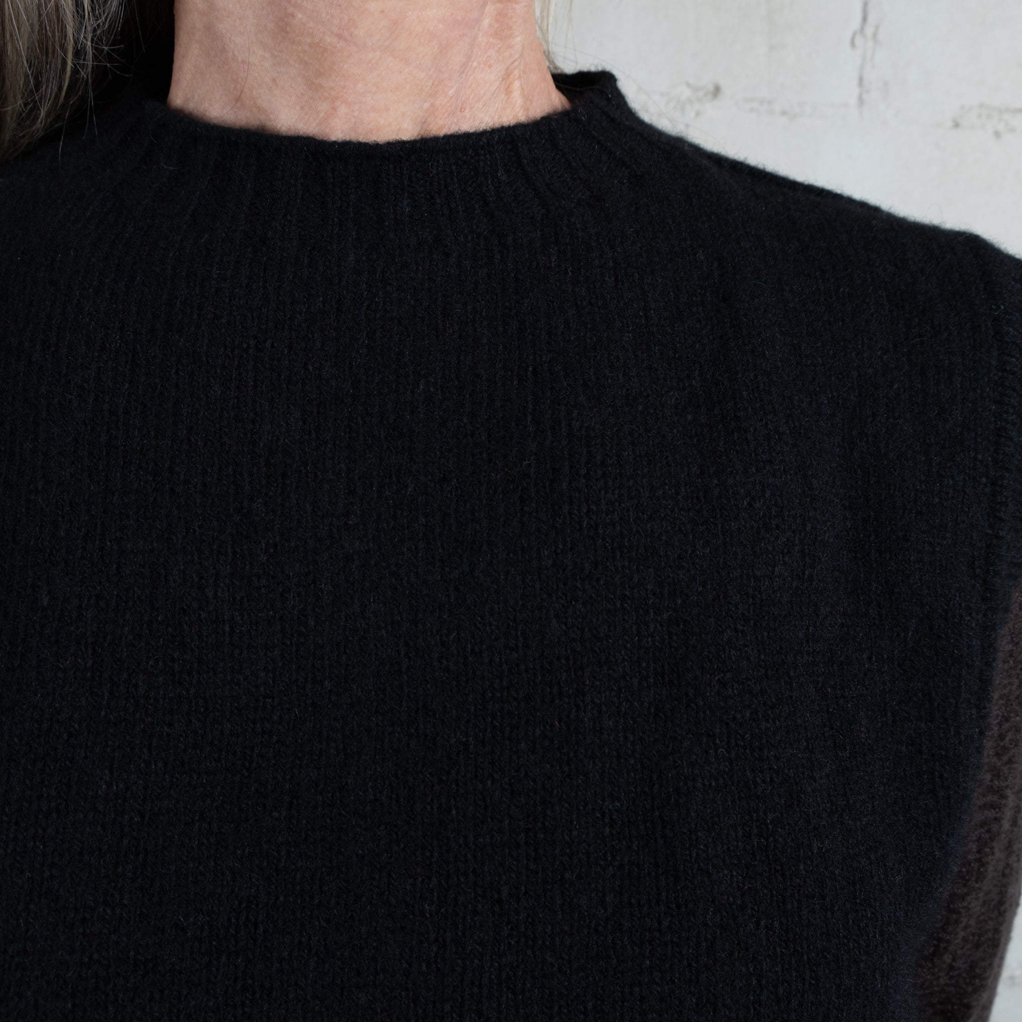 Harley of Scotland Black Wool Vest