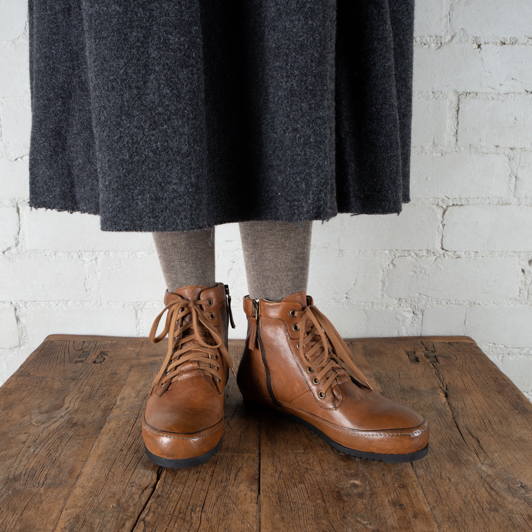Victoria Varrasso Toffee Sportiva Hightops