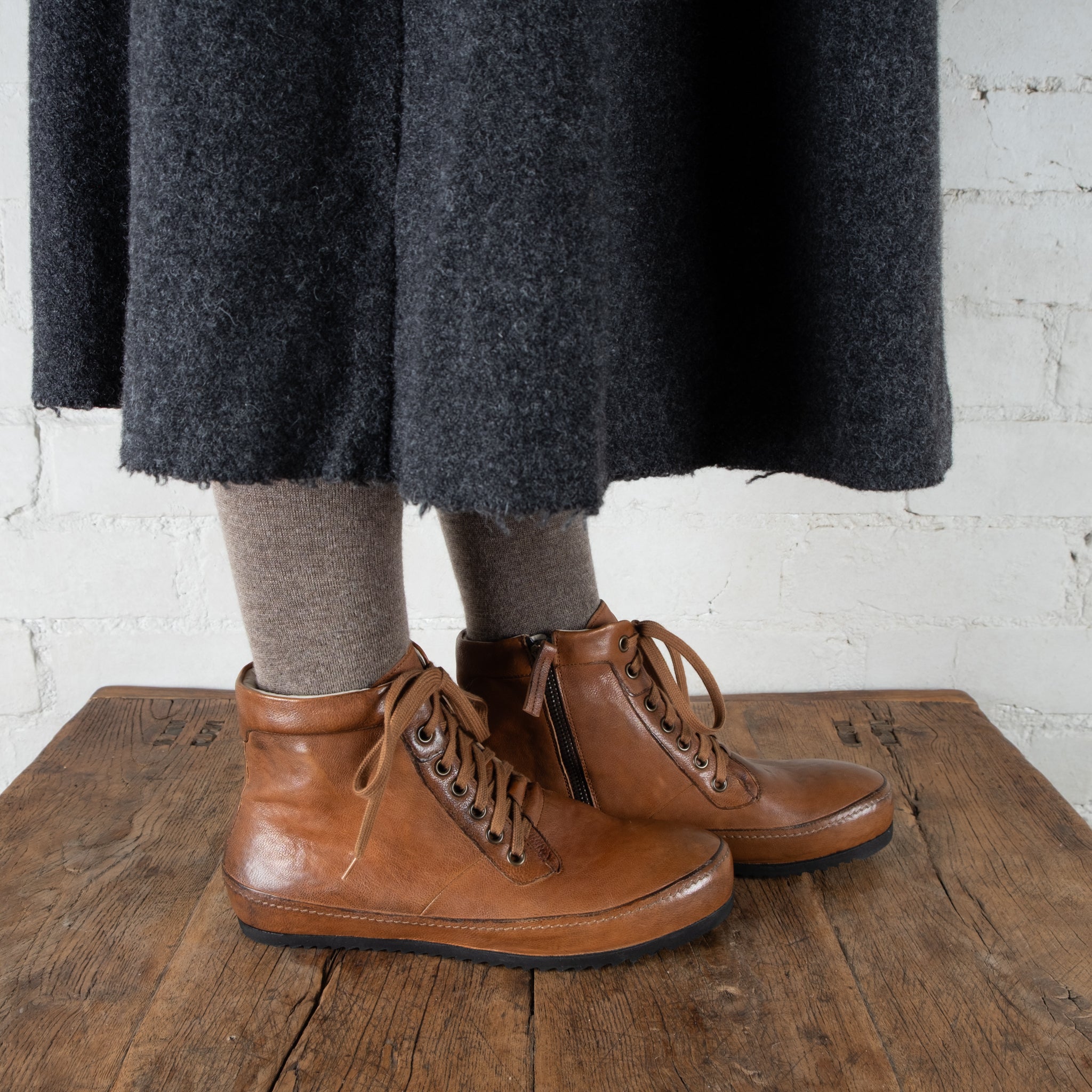 Victoria Varrasso Toffee Sportiva Hightops