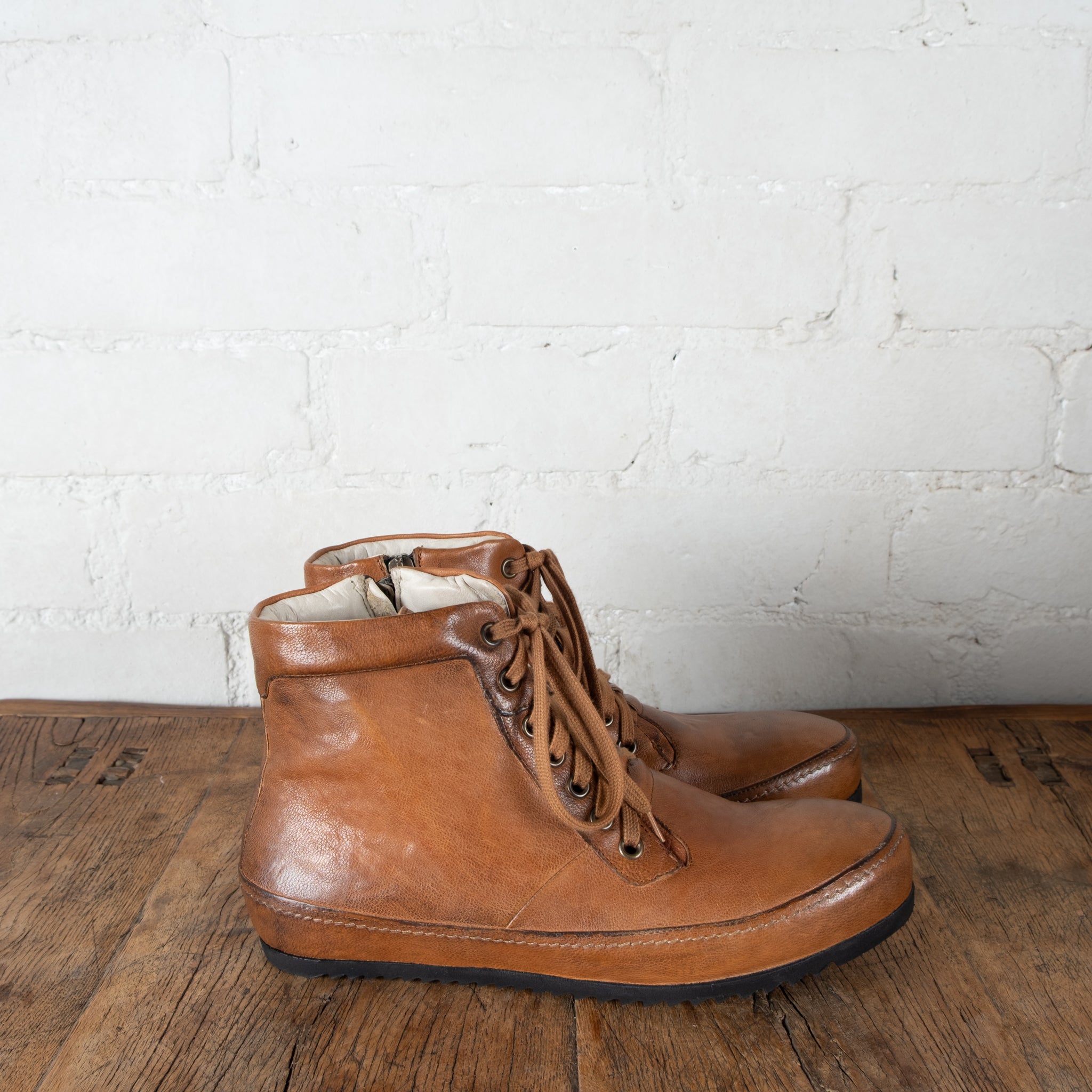 Victoria Varrasso Toffee Sportiva Hightops