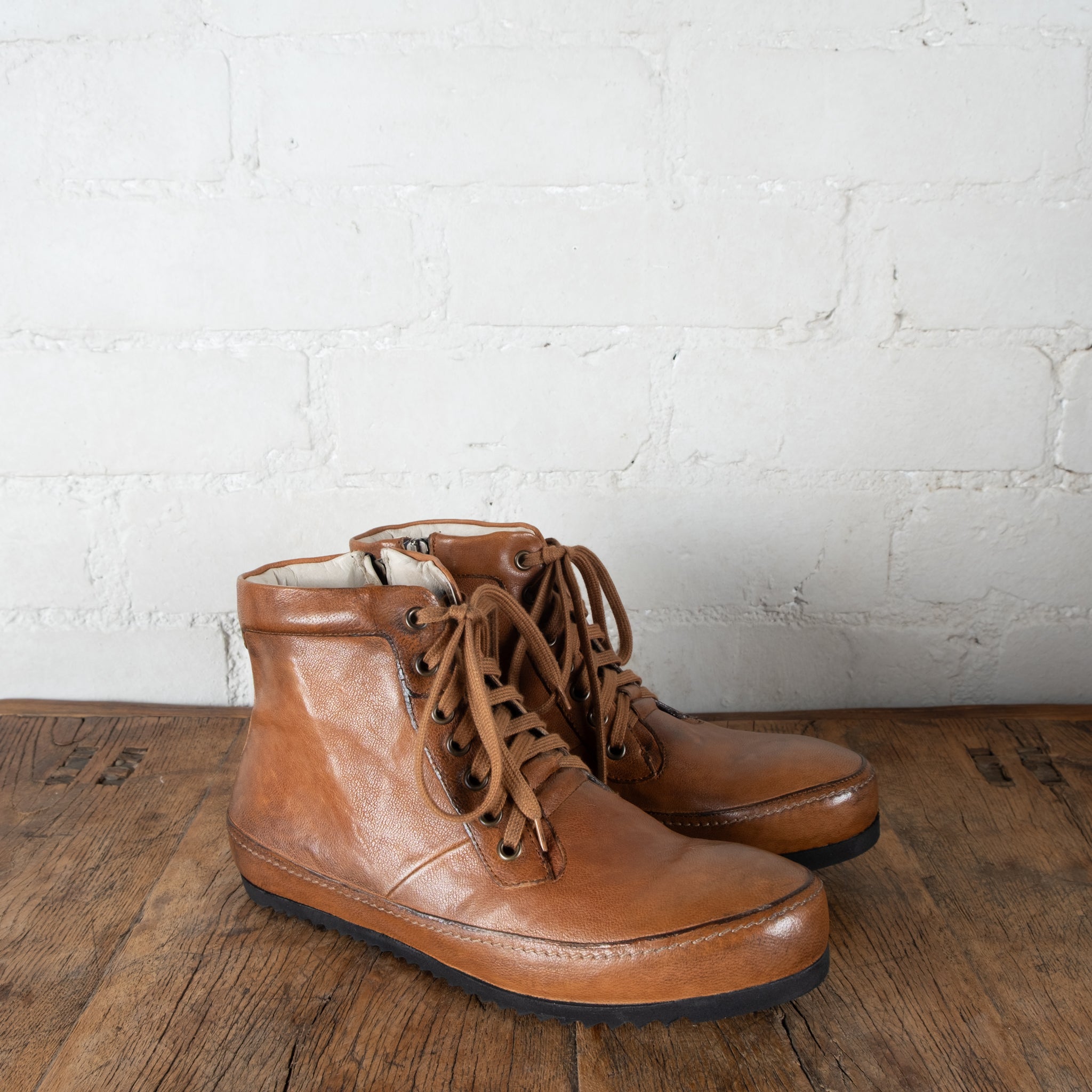 Victoria Varrasso Toffee Sportiva Hightops