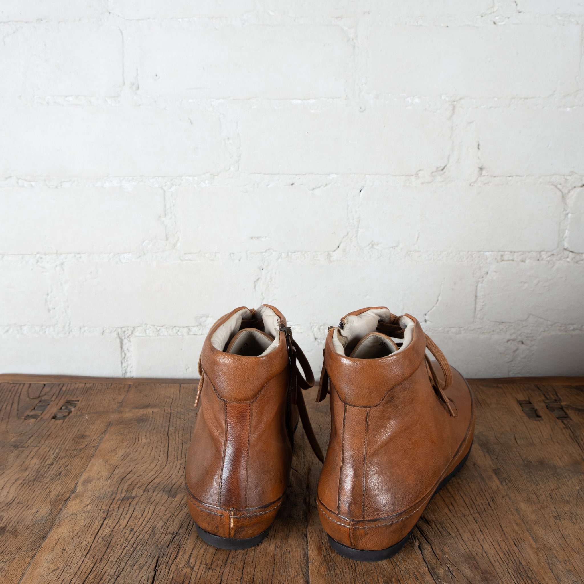 Victoria Varrasso Toffee Sportiva Hightops