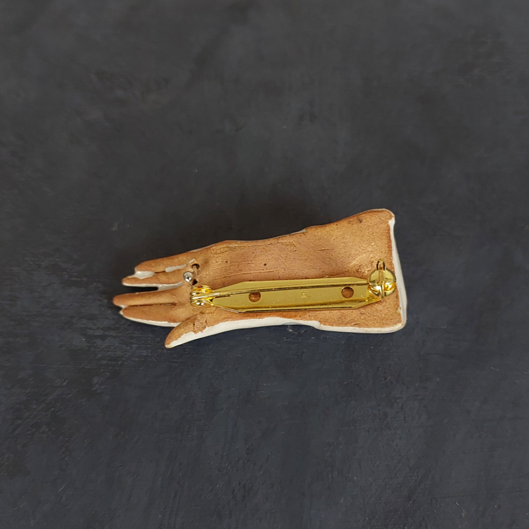 Hand Brooch By Arii Momoyo Pottery