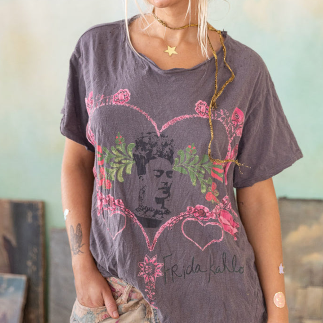 Magnolia Pearl Corazon Luminoso Tee